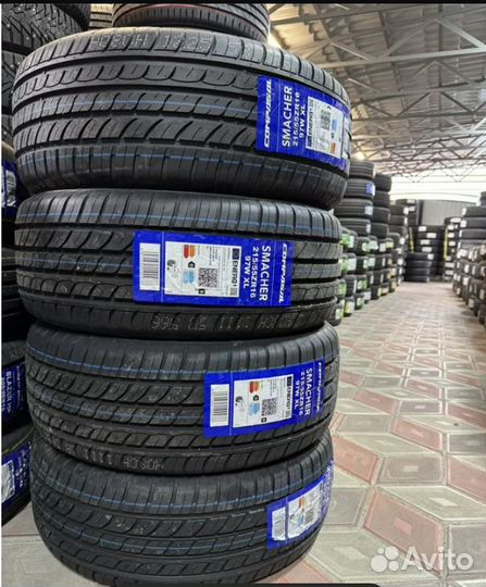 Compasal Smacher 215/55 R16 97W