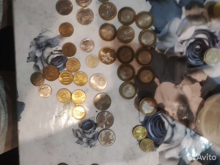 Монеты и купюры