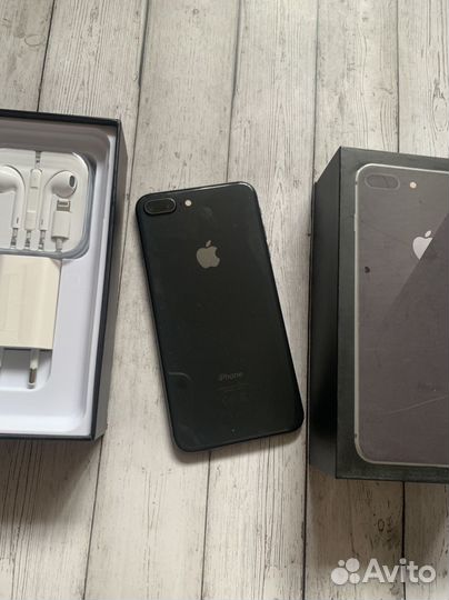 iPhone 8 Plus, 64 ГБ