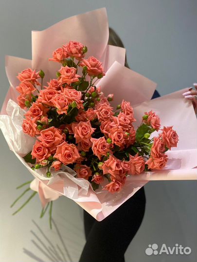 Букет из кустовых роз