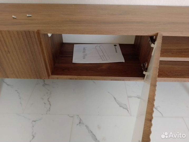 Продам тумбу под телевизор