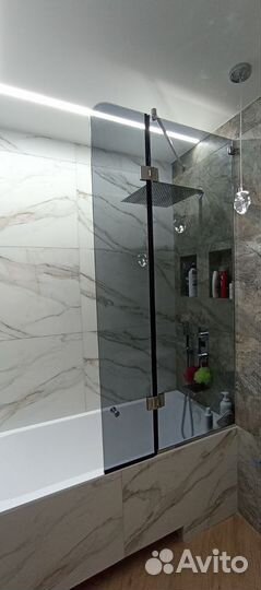 Стеклянная перегородка для ванной