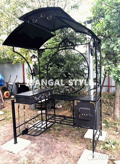 Мангал с крышей