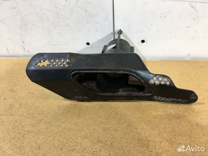 Кронштейн фароомывателя правый Volkswagen Jetta 6