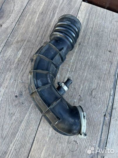 Патрубок дроссельной заслонки Лада Гранта