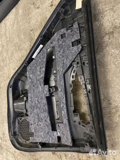 Обшивка двери перед.прав nissan X-trail 2018 г