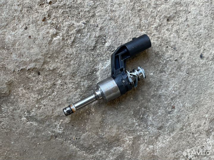 Форсунка топливная Volkswagen Golf 6