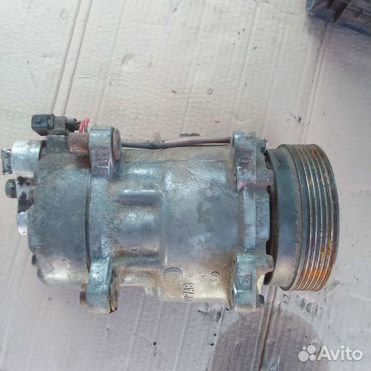 Компрессор кондиционера Volkswagen Sharan