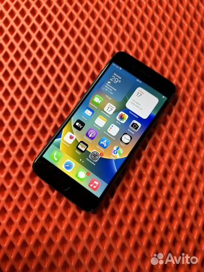 iPhone 8 Plus, 64 ГБ