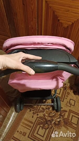 Прогулочная коляска для девочки