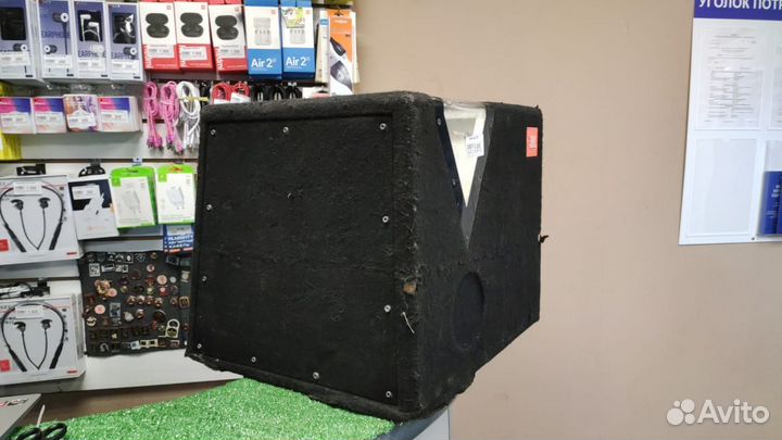 Сабвуфер JBL