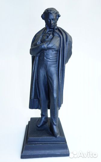 Статуэтка Пушкин чугун литье Касли СССР 1962г