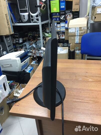 Монитор широкоформатный 19