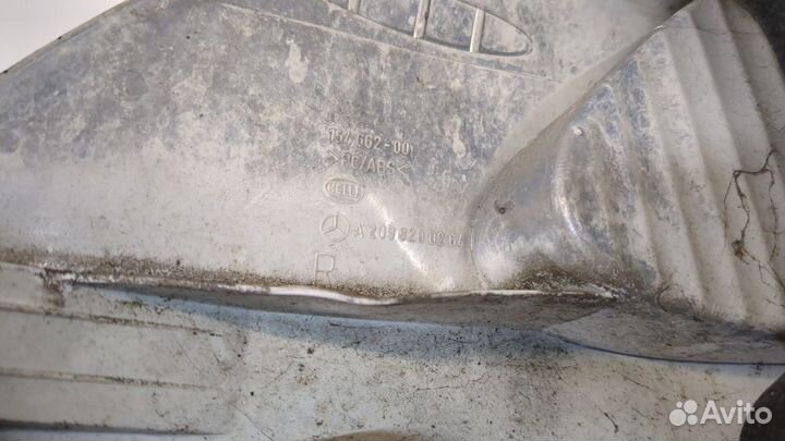 Фонарь (задний) правый Mercedes CLK W209, 2002