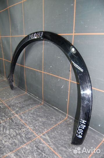 Накладка крыла переднего правого - Audi Q3