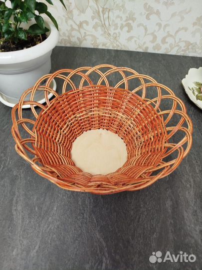 Ваза для фруктов из ротанга