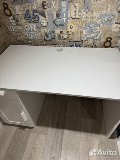 Письменный стол IKEA белый