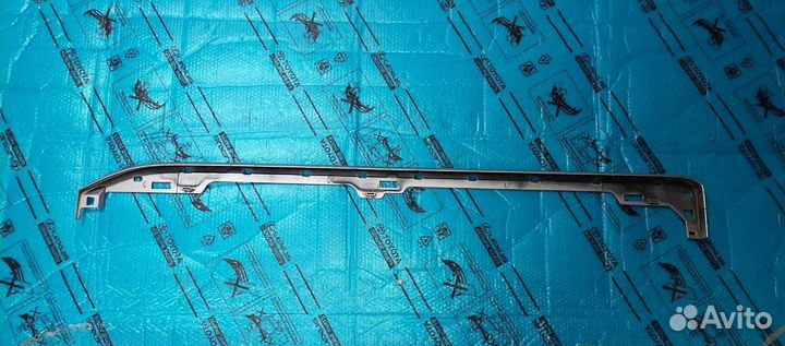 Накладка левой подножки Prado 150 Оригинал бу