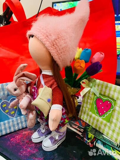 Куколка в розовой шапочке