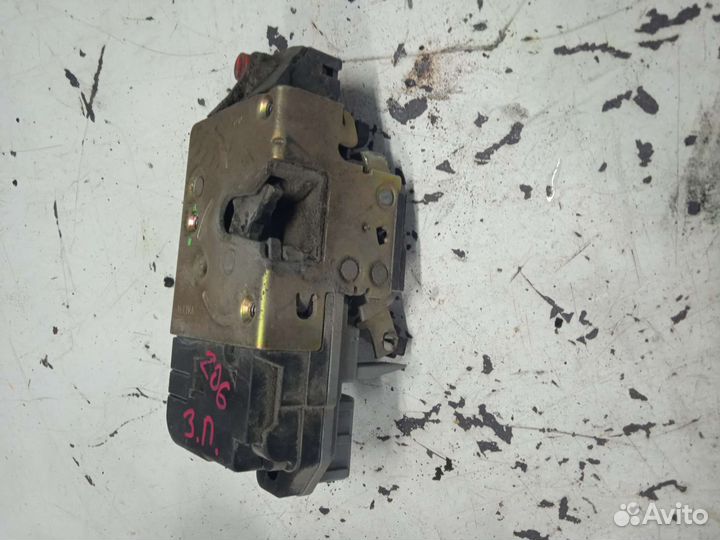 Замок двери задний правый Peugeot 206 Пежо 206