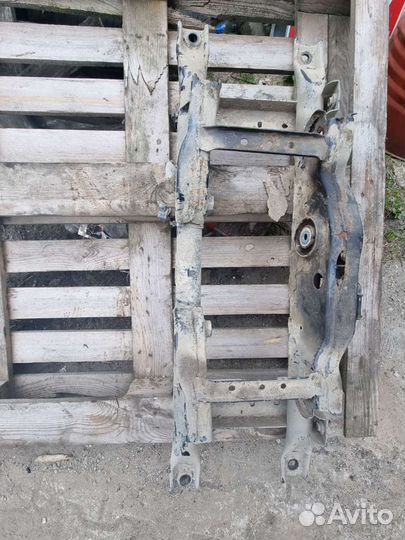 Подрамник задний рено дастер