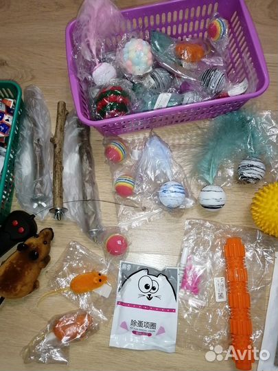 Игрушки для кошек и собак