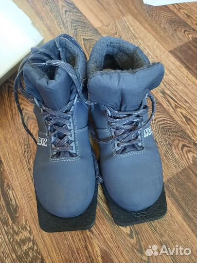 Лыжные ботинки