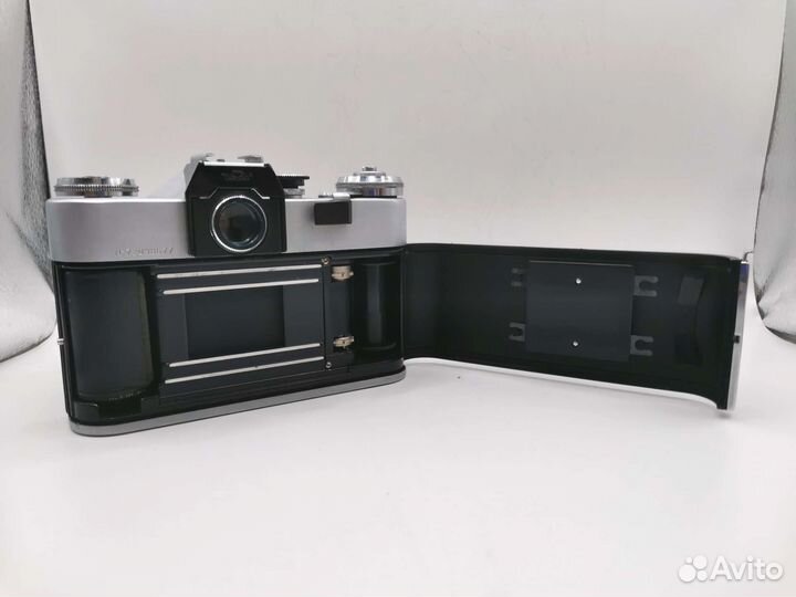 Фотоаппарат Зенит Zenit-B Индустар-50-2 СССР