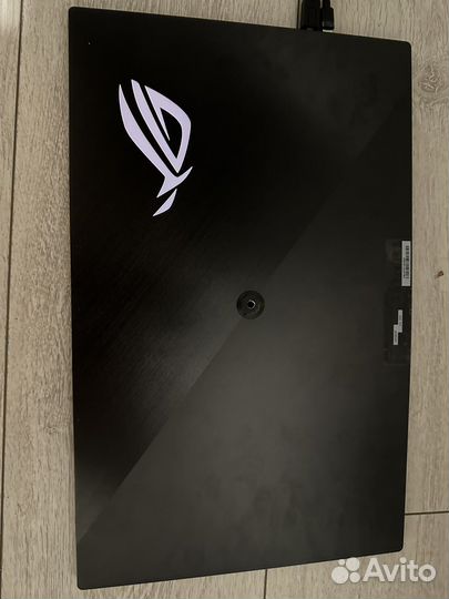 Asus ROG Strix XG17AHP