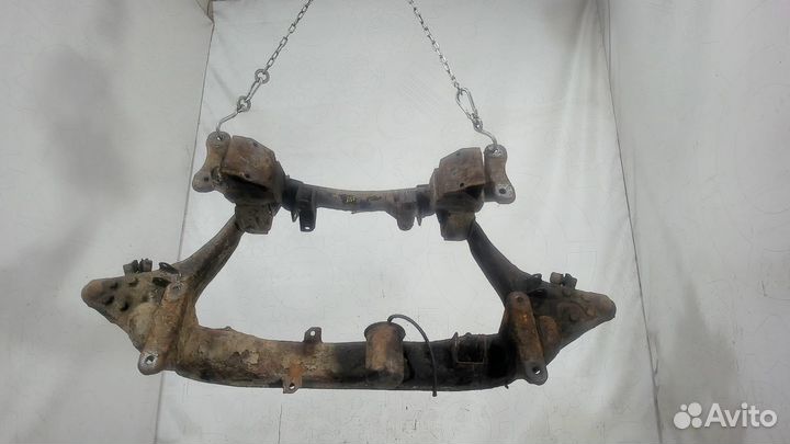 Балка подвески передняя Mitsubishi Space Gear / De