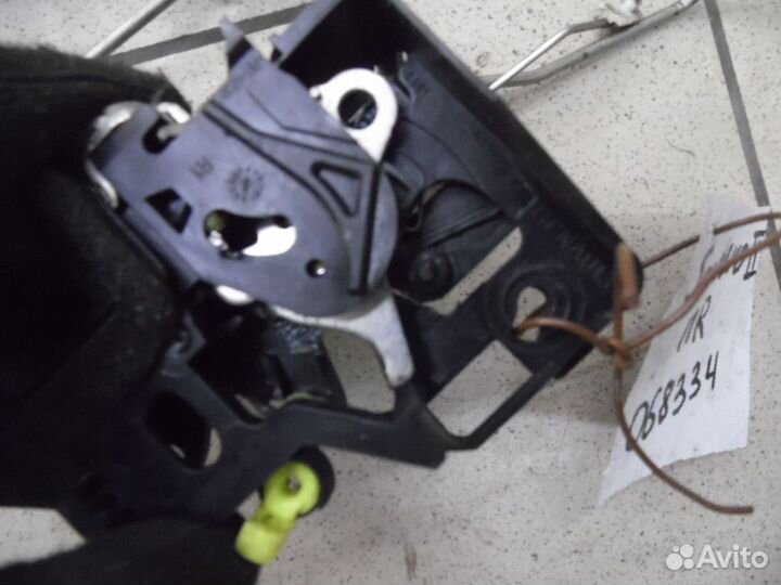 Замок двери передней правой Renault Sandero 2014