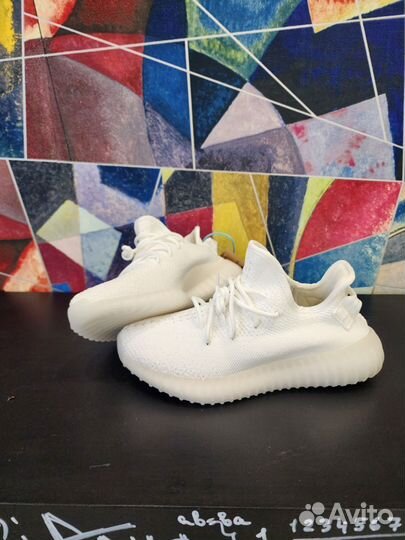 Кроссовки Adidas Yeezy Boost 350 V2