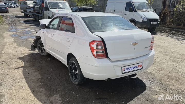 Фланец двигателя системы охлаждения Chevrolet Cobalt (T250) 25188412