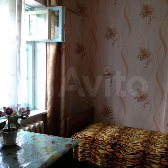 4-к. квартира, 80 м², 1/1 эт.