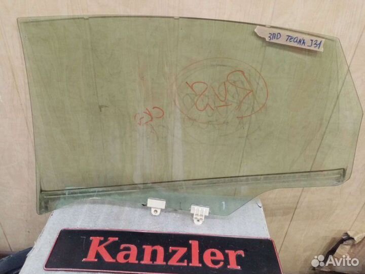 Стекло задней правой двери заднее правое Nissan