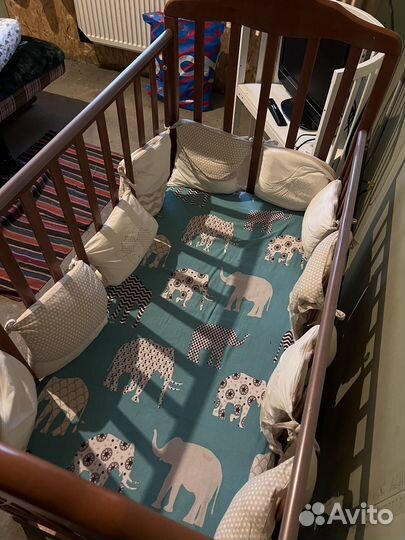 Детская кроватка с матрасом