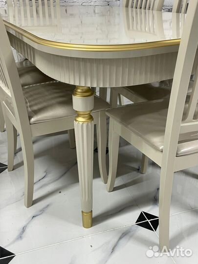 Стол и стулья