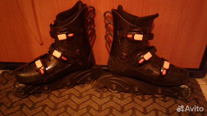 Роликовые коньки