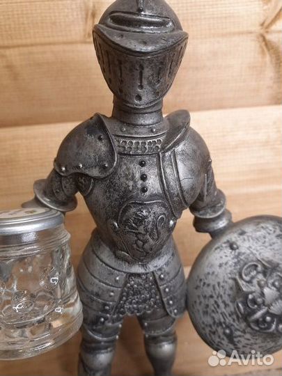 Рыцарь с Пивной кружкой Собутыльник