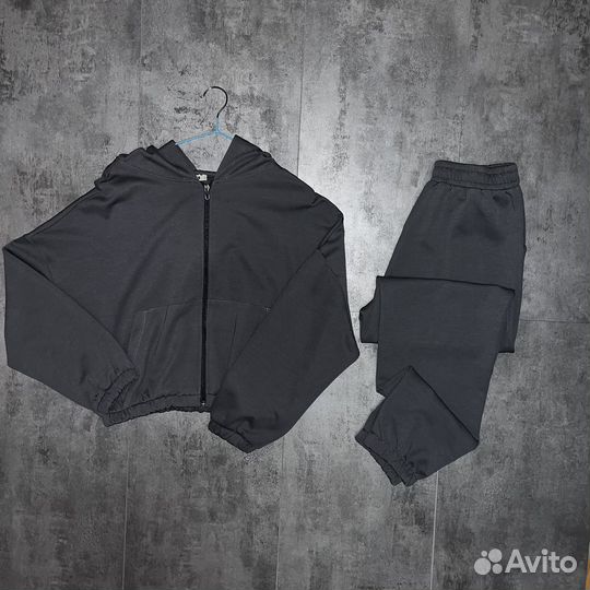 Спортивный костюм женский новый