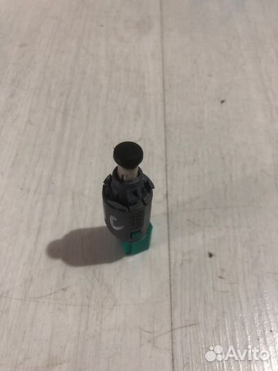 Датчик педали сцепления LADA vesta 1.6 мт седан