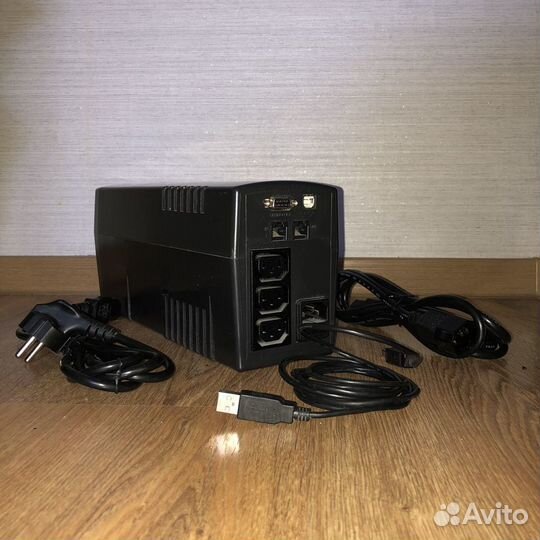 Бесперебойник CyberPower