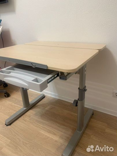 Письменный стол для школьника