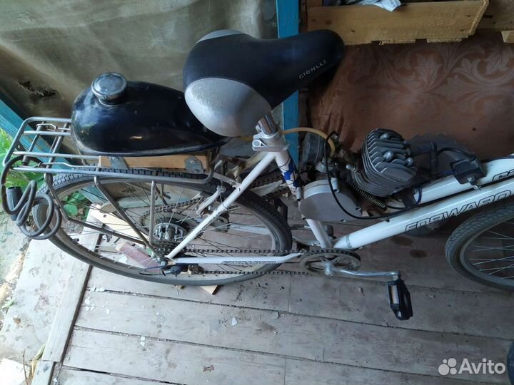 Велосипед с бензиновым мотором