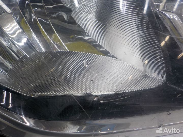 Фара правая Renault Sandero 2014