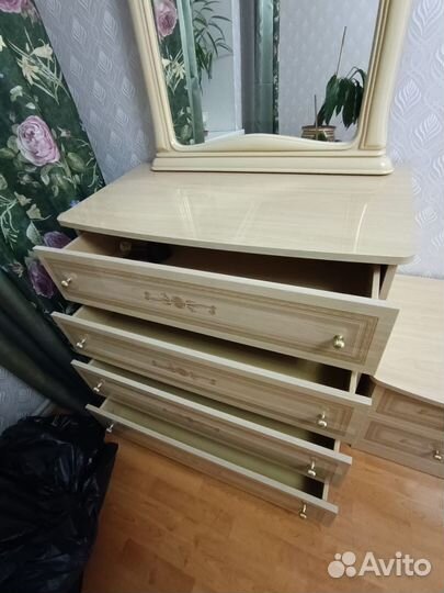 Спальный гарнитур бу