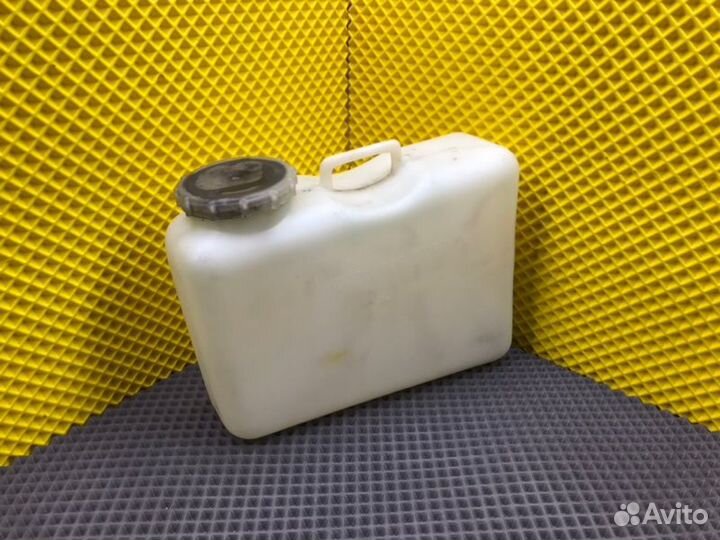 Бачок омывателя заднего стекла Mercedes-Benz S124