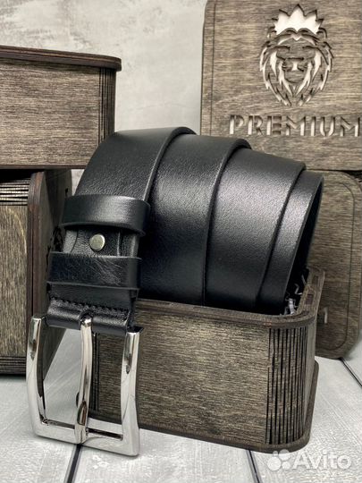 Мужской кожаный ремень черный