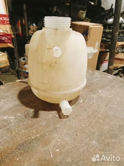 Расширительный бачок Renault Duster