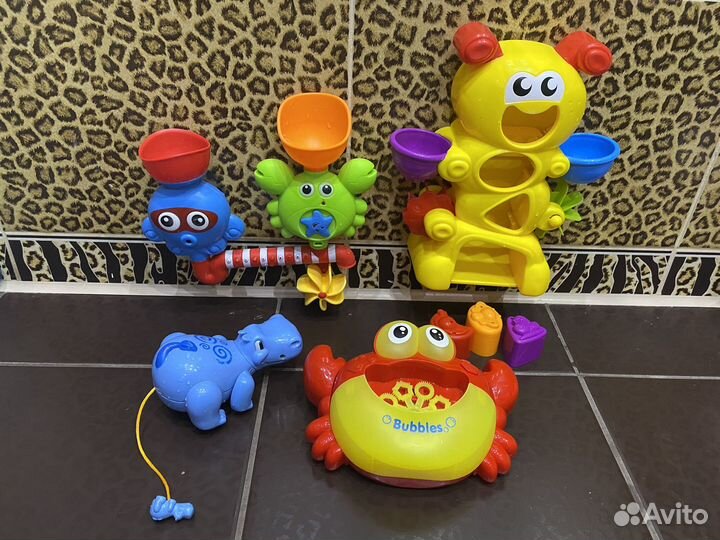 Игрушки для купания в ванной
